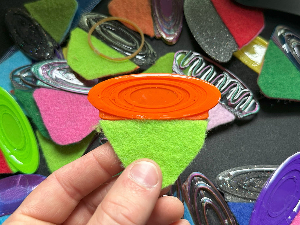 GripAssist Oversized Ukulele Pick: Non-Slip Beginner-Friendly Design