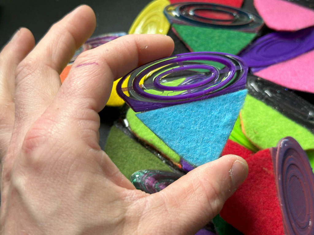 GripAssist Oversized Ukulele Pick: Non-Slip Beginner-Friendly Design