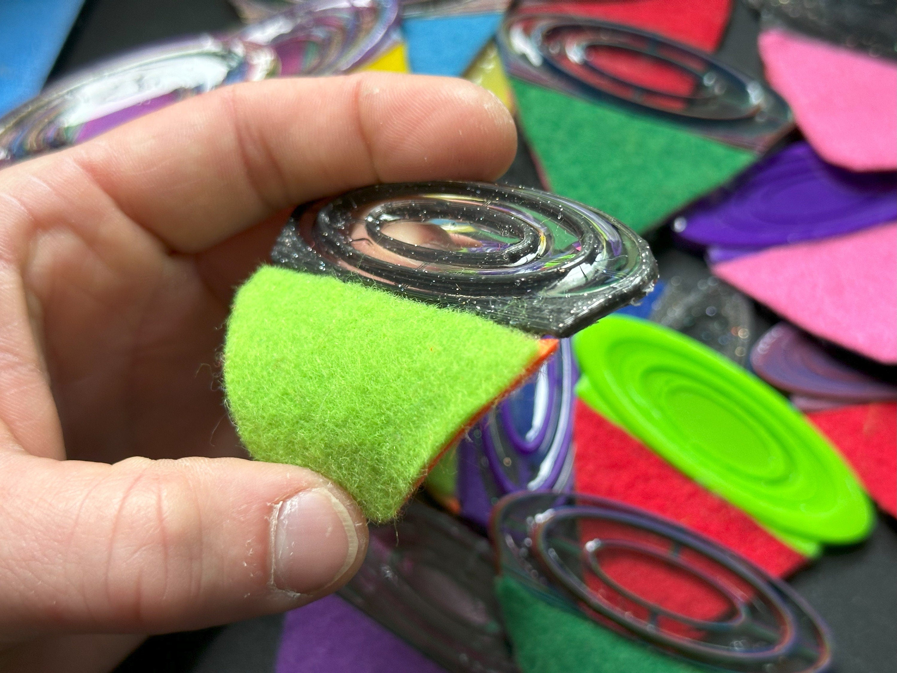 GripAssist Oversized Ukulele Pick: Non-Slip Beginner-Friendly Design