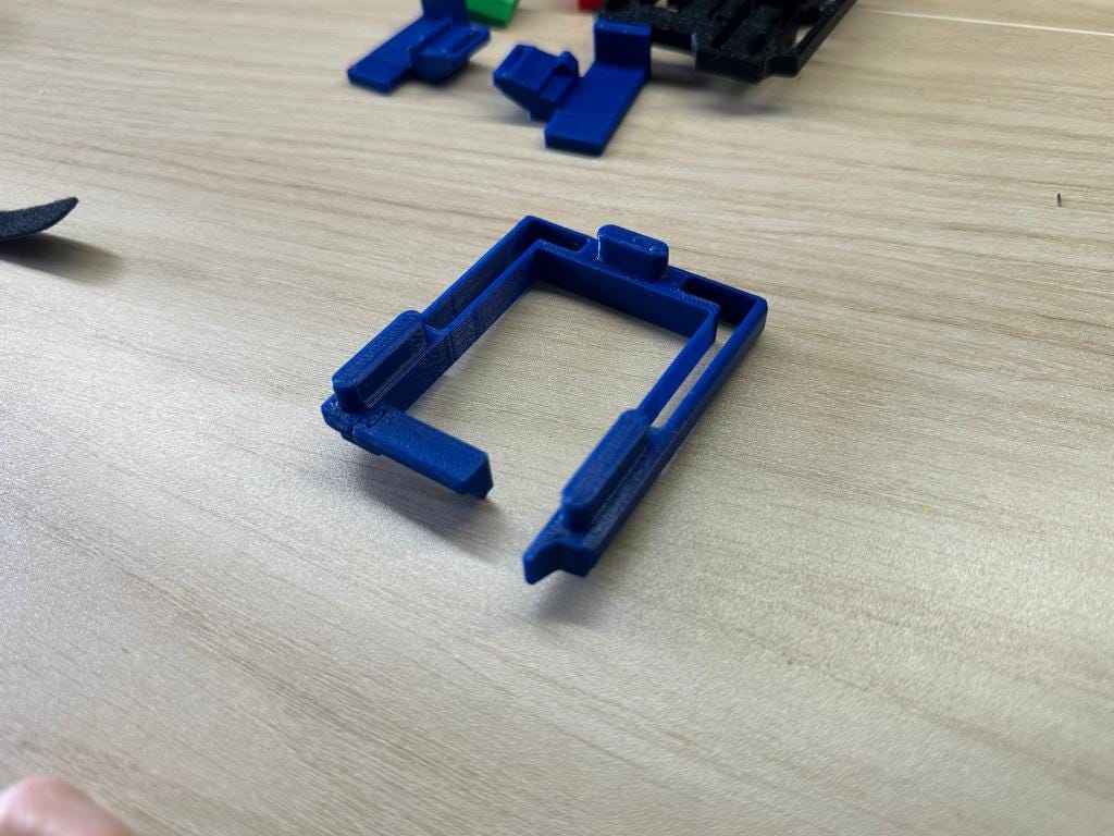 UkeAssist Adaptive Ukulele Helper – STL File Download for 3D Printing (Noncommercial Use License)