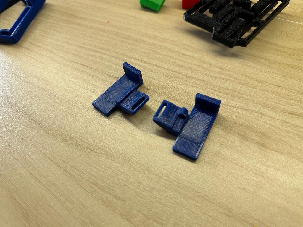 UkeAssist Adaptive Ukulele Helper – STL File Download for 3D Printing (Noncommercial Use License)